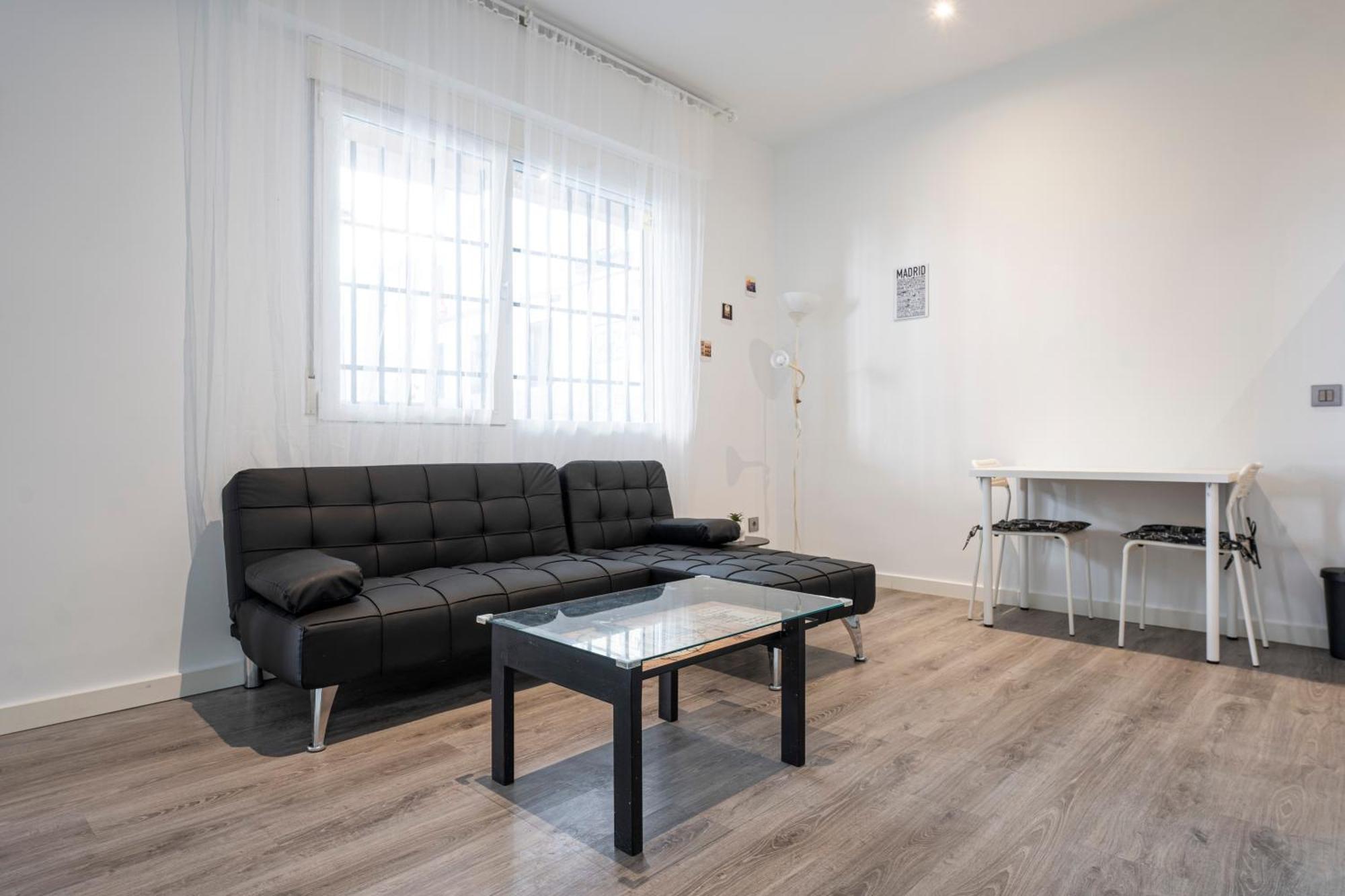 Hogar En Calle Lavapies Madrid Kültér fotó