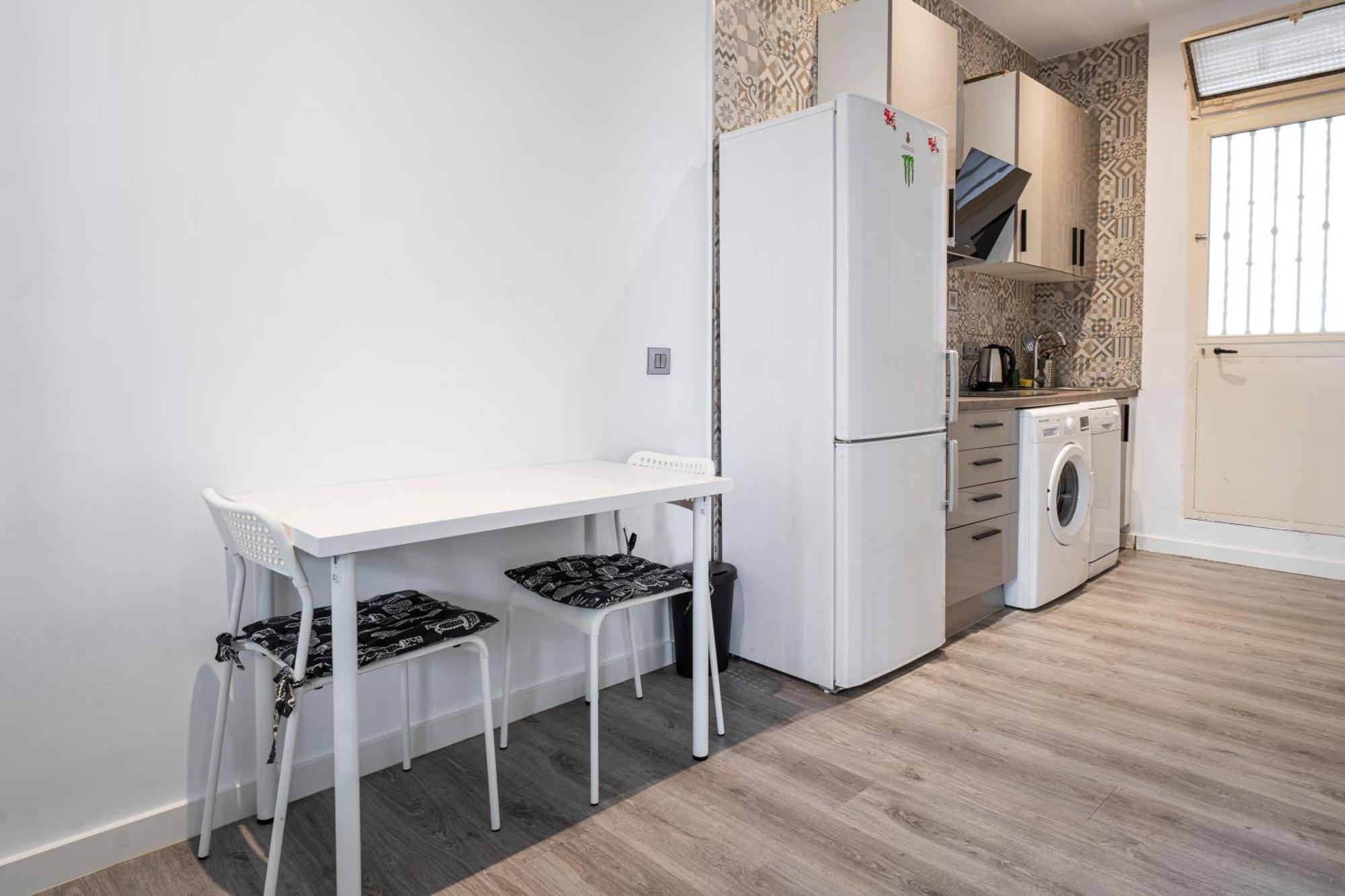 Hogar En Calle Lavapies Madrid Kültér fotó